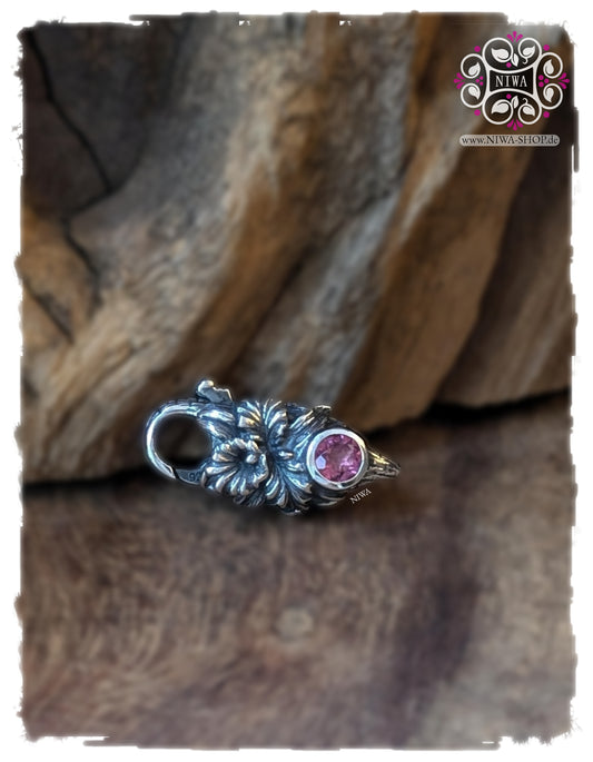 Streng limitierter CATTLEYA LOCK (Verschluss) aus 925 Silber von MAMA MALA by NIWA | Handgefertigte Cattleya-Orchidee mit pinkem Turmalin im Diamond Cut
