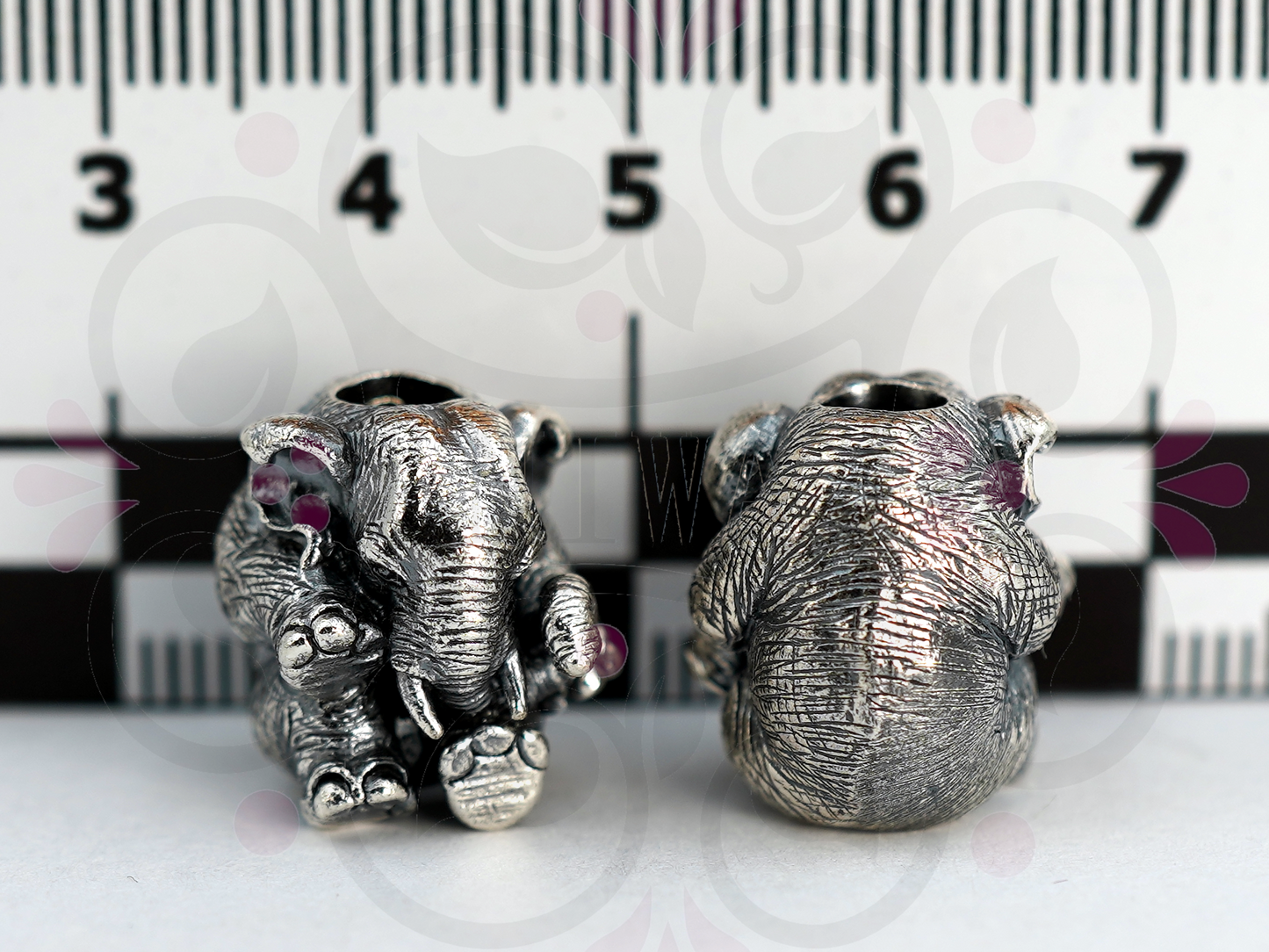CUDDLE ELEPHANT Charm
