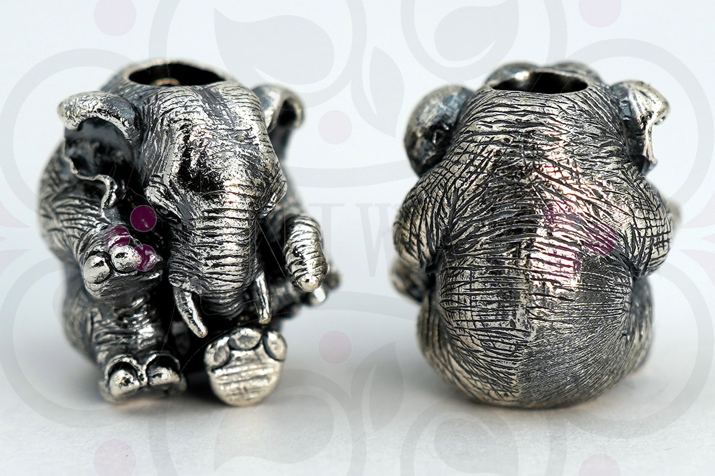 CUDDLE ELEPHANT Charm
