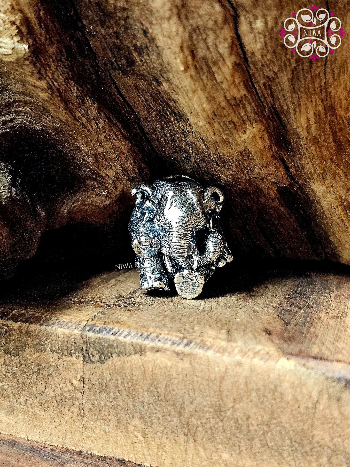 CUDDLE ELEPHANT Charm