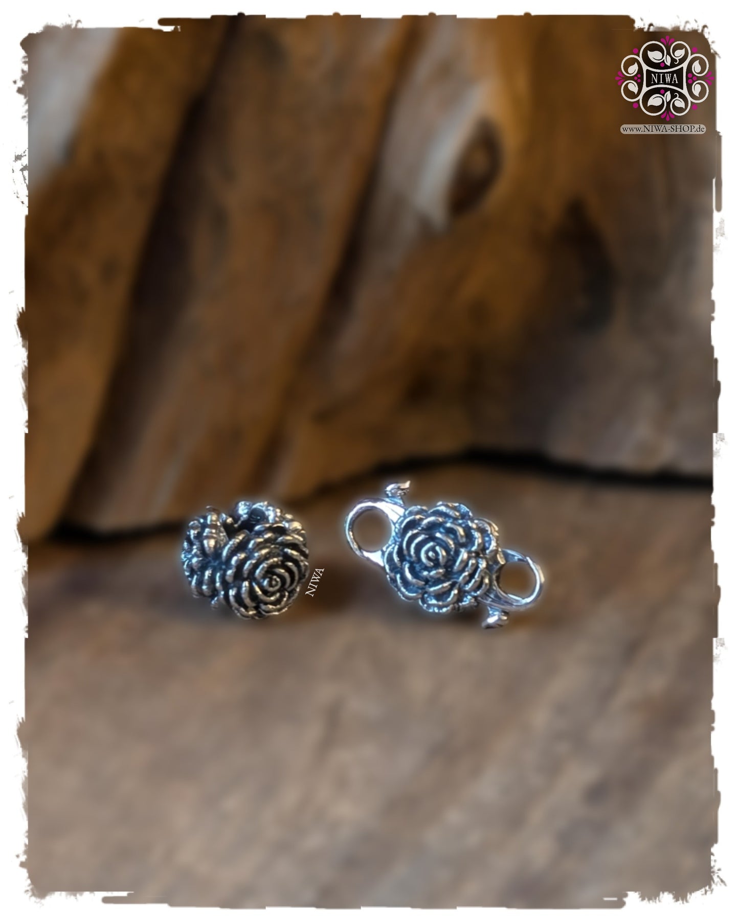 CARNELIA Charm