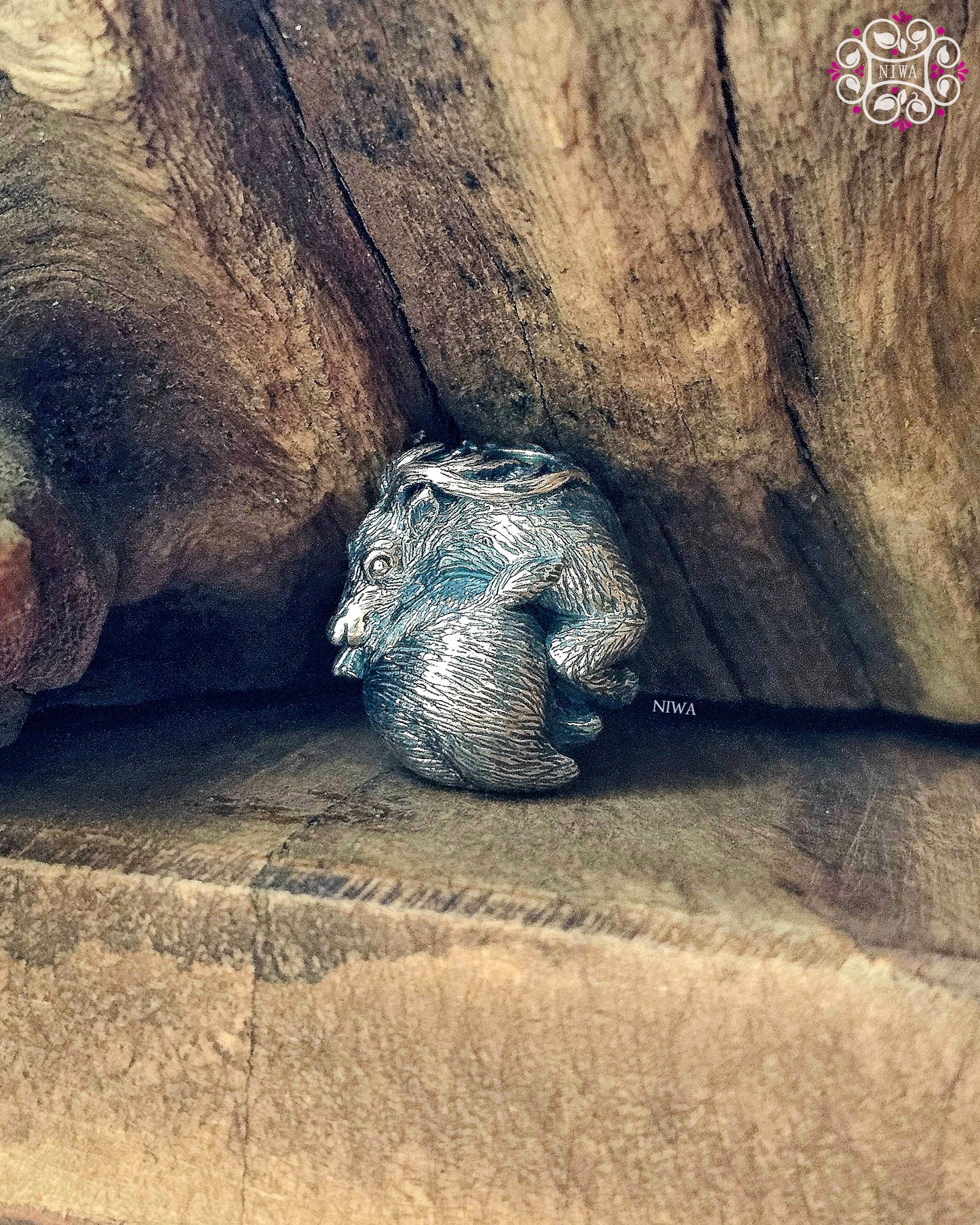 CUDDLE DEER Charm