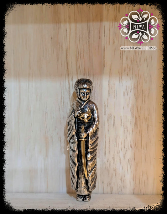 Limitierter KITSUNE Geisha IMPERIAL PENDANT aus 925 Silber & 18K Gold von MAMA MALA by NIWA | Handgefertigter, großer Geisha-Anhänger mit Kitsune-Maske und Samurai-Schwert