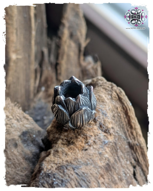 Limitierter PADMAKOSHA Charm aus massivem 925 SterlingSilber von MAMA MALA by NIWA | Handgefertigter spiritueller Bead, Symbol für Lotusknospe und Erwachen