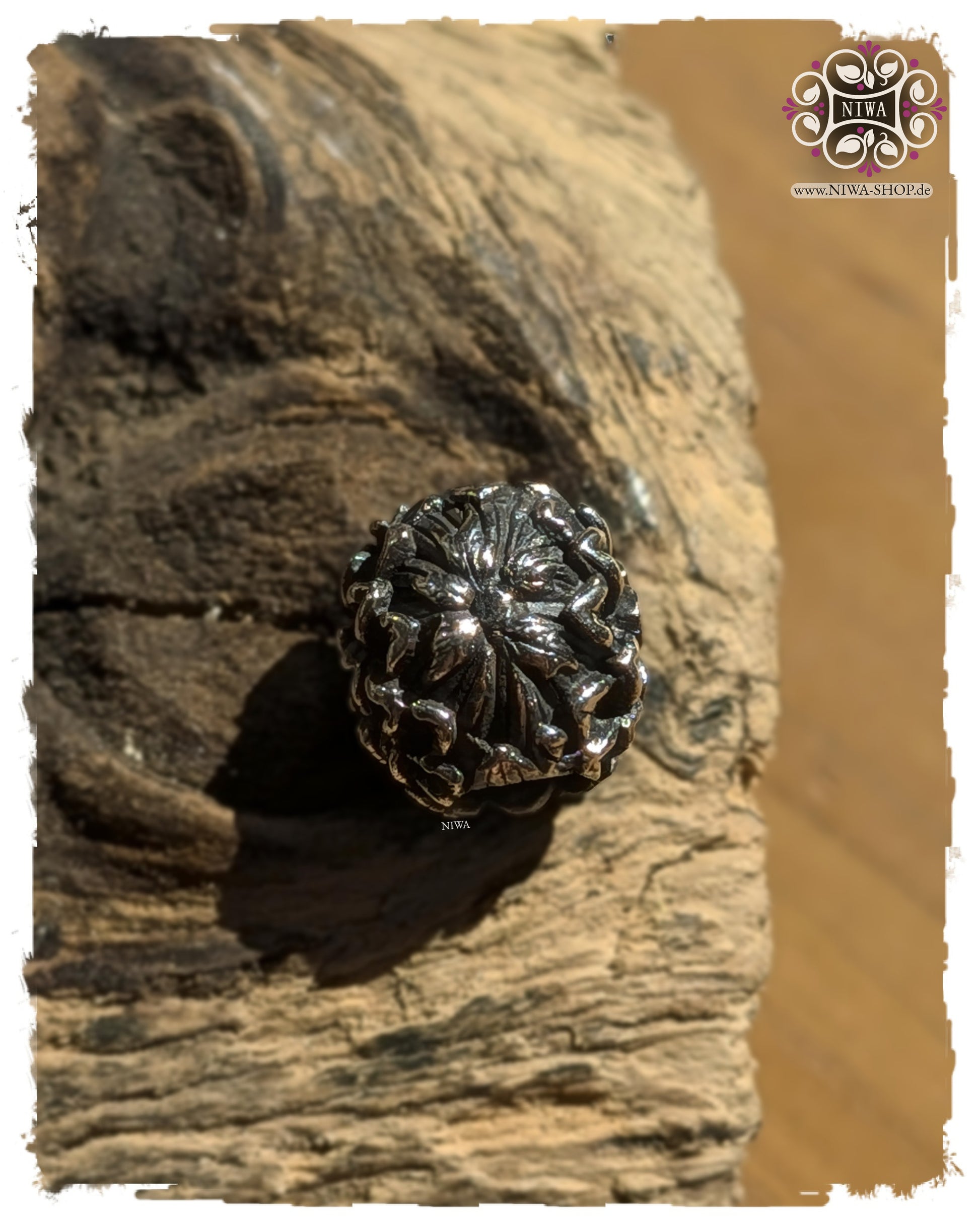 Limitierter KARUMA BLOOM MiniCharm aus massivem 925 SterlingSilber von NIWABeads | Handgefertigter Floral-Charm Lotus & Dahlie, Symbol für inneres Wachstum