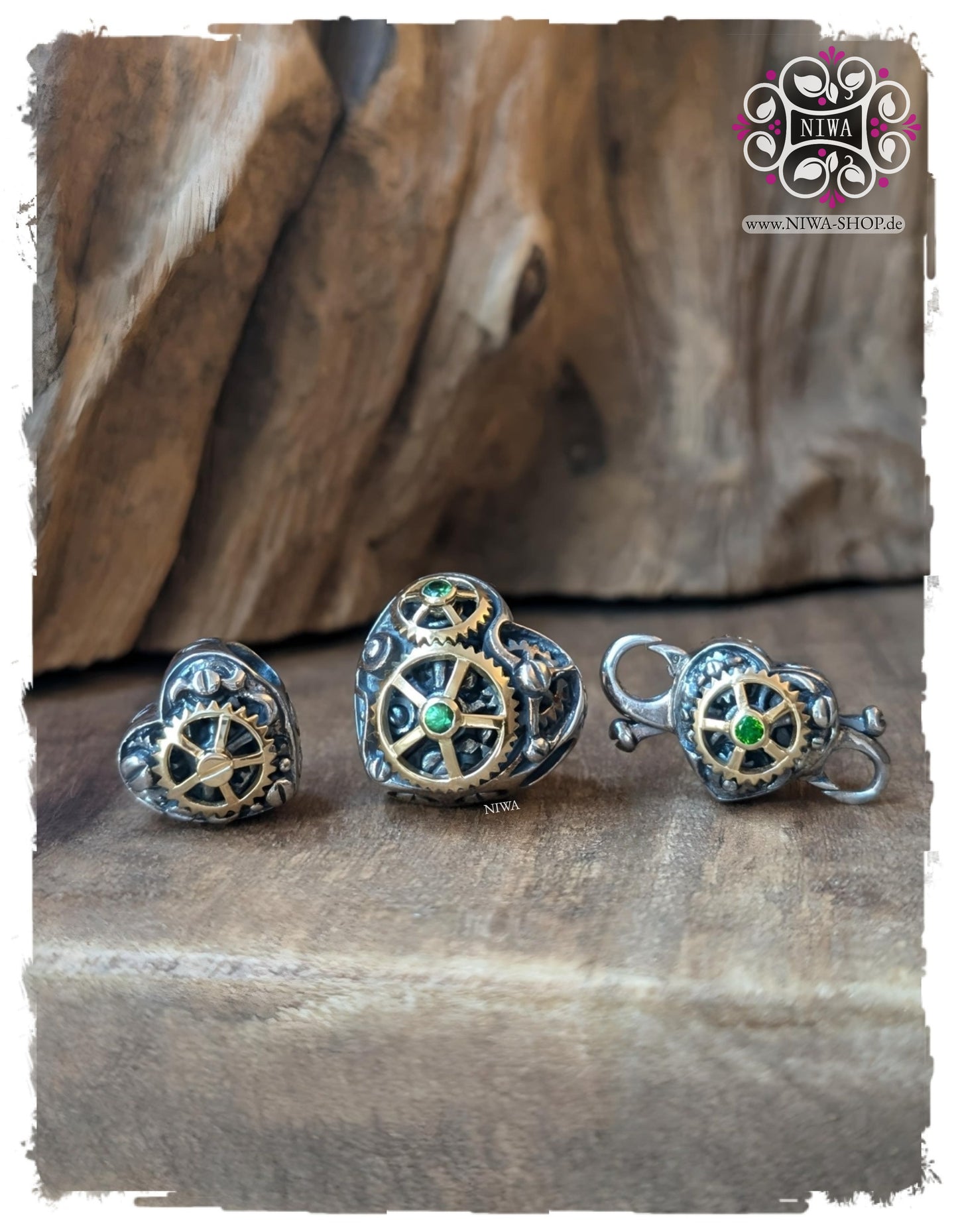 "HEALING HEART" TIME MACHINE Charm
