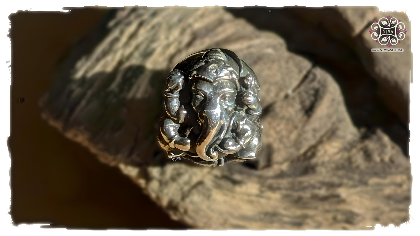 GANESHA MANTRA Charm