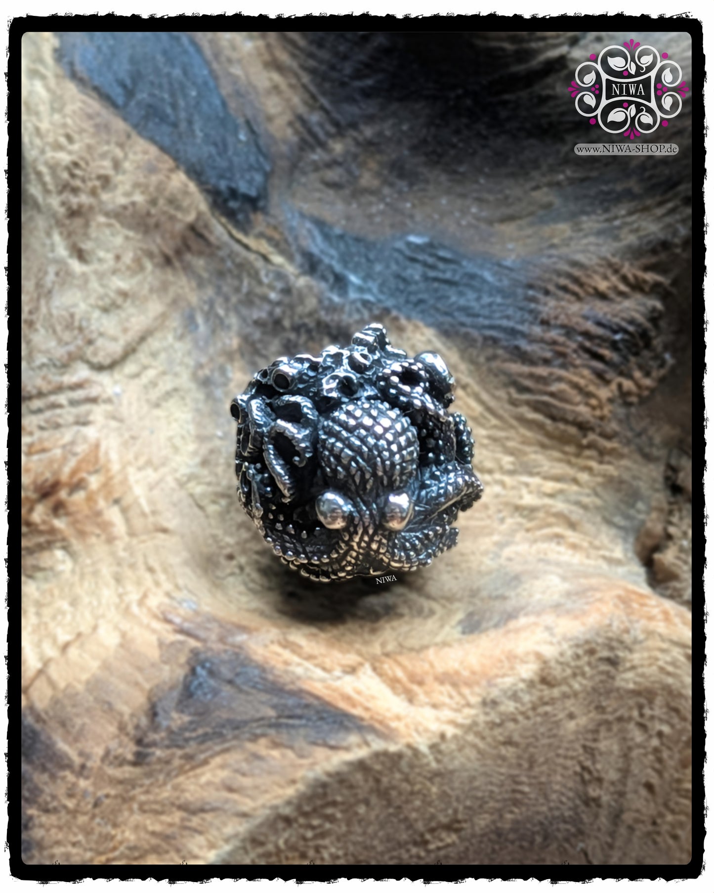 CORAL FLOW Charm