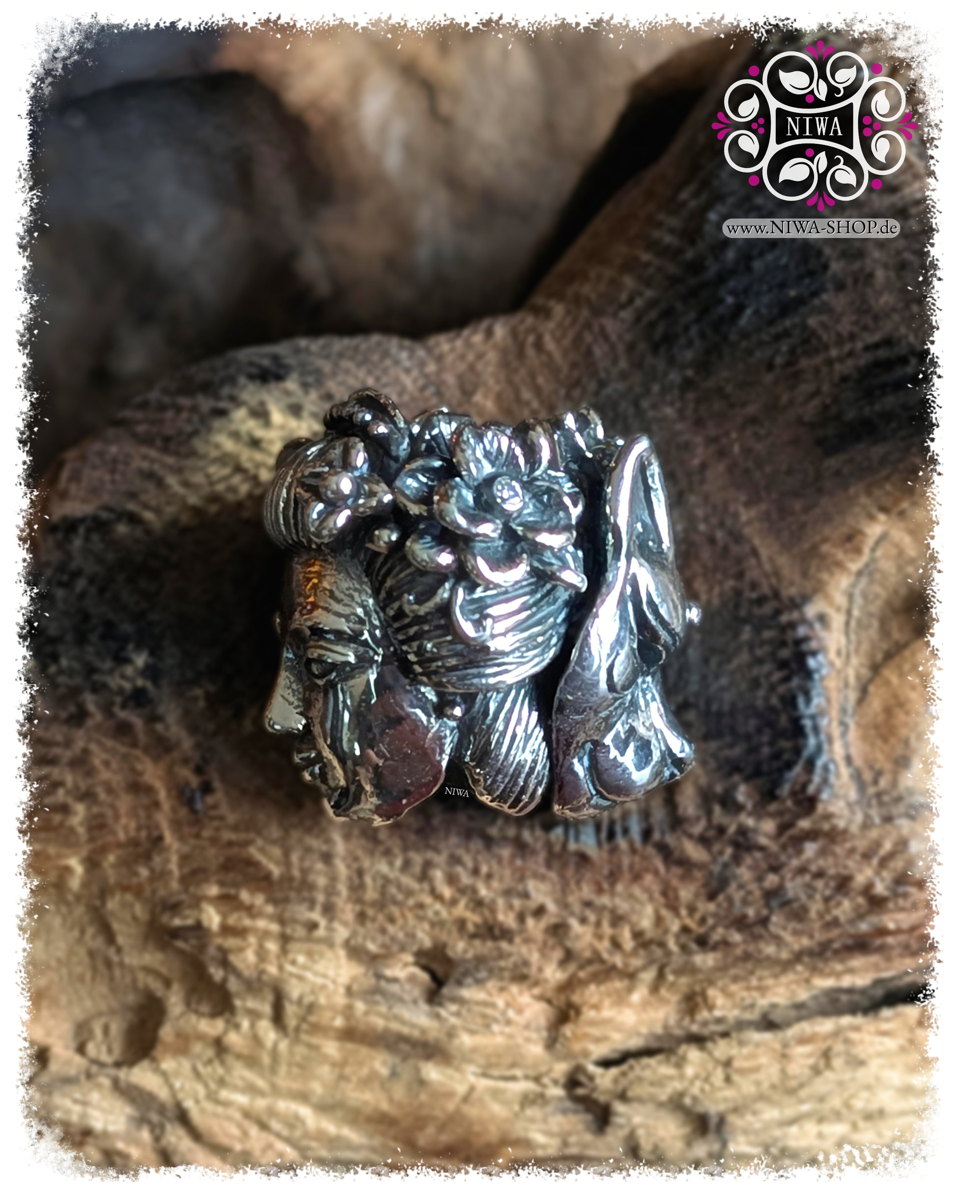 MAMA MALA, ASIA Collection, JAPAN series, GEISHA KITSUNE charm made of 925 sterling silver, oblique left angle, both faces visible, flower wreath in the hair with two white diamonds.