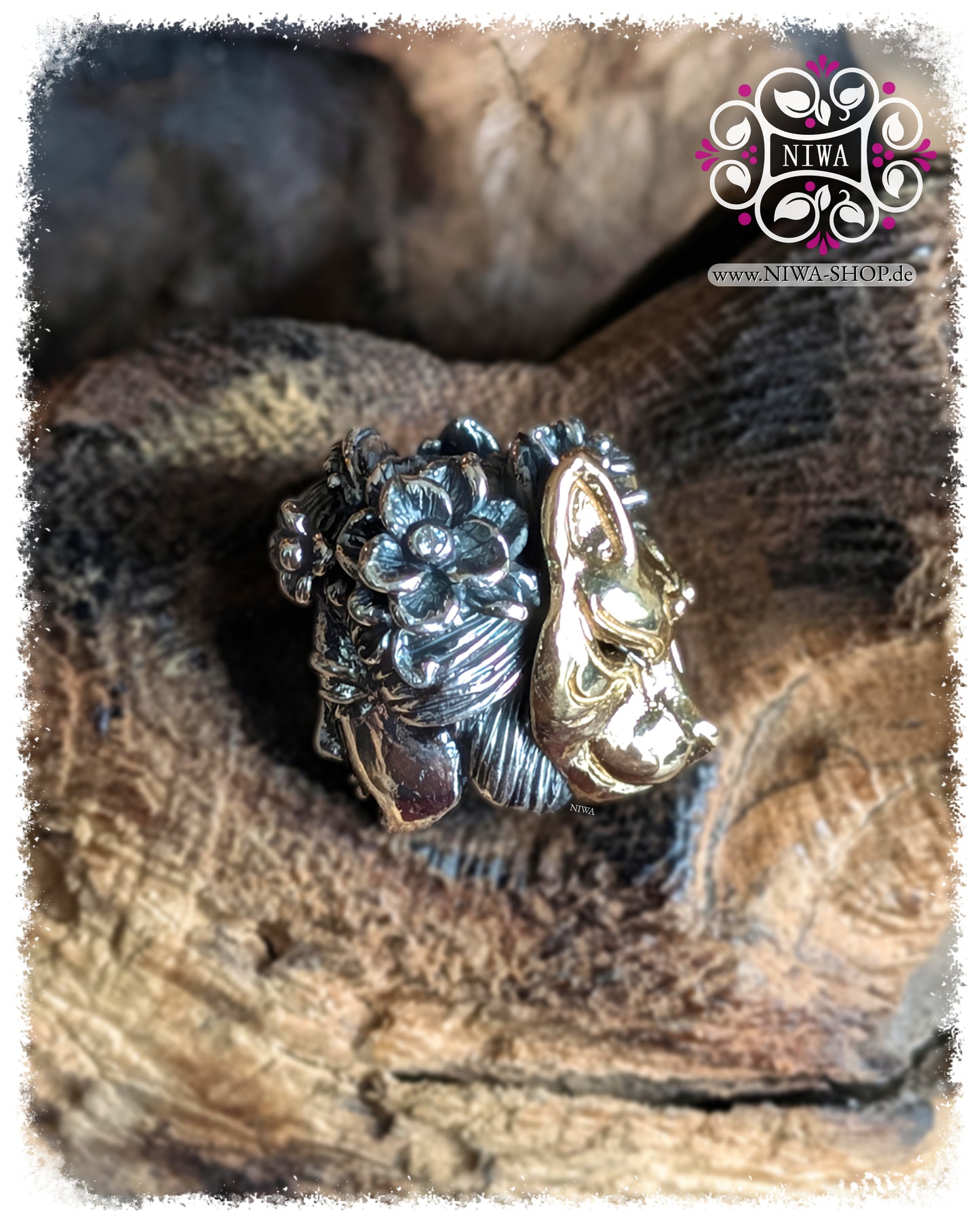 MAMA MALA, ASIA Collection, JAPAN Series, TwoTone GEISHA KITSUNE Charm, KITSUNE mask made of 18K rose gold, side view on the left, flowers in the hair accessory with two white diamonds.