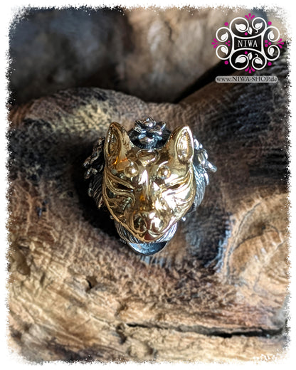 MAMA MALA, ASIA Collection, JAPAN Series, TwoTone GEISHA KITSUNE Charm, KITSUNE Mask made of 18K yellow gold on 925 sterling silver, front view of the mask, hair accessory with two white diamonds.