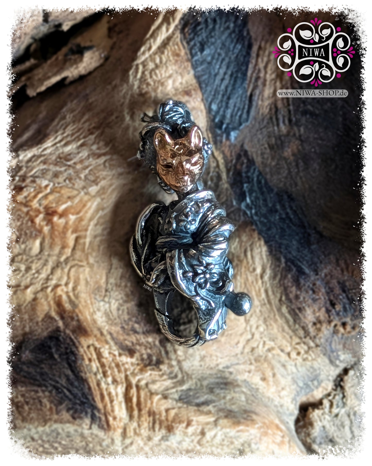 KITSUNE URAOMOTE LOCK, TwoTone variant, front view, GEISHA figure in 925 STERLING SILVER with KITSUNE MASK made of solid 18K ROSE GOLD, warm shine on the mask, solid locking ring with ball pin at the bottom