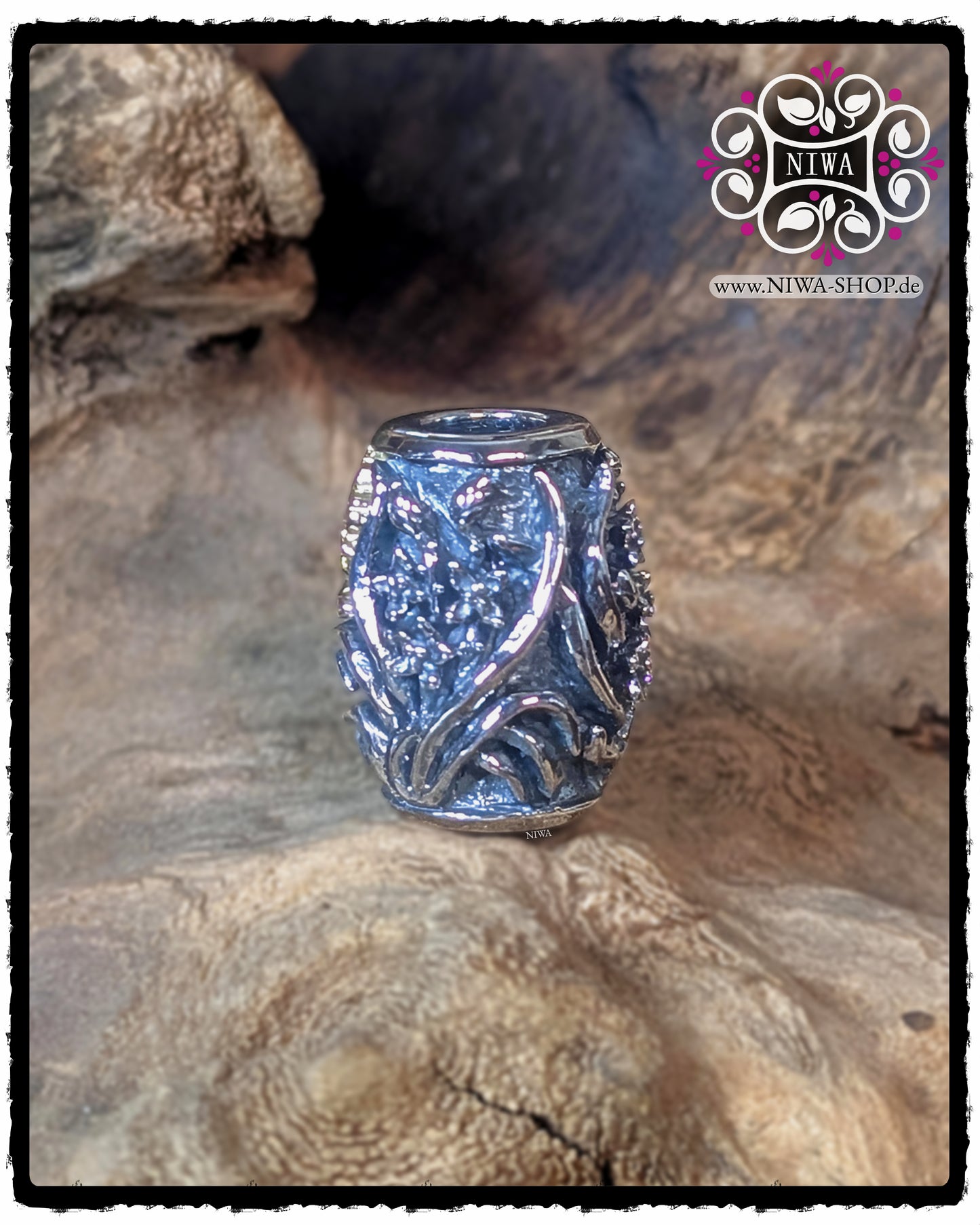 Seitenansicht des CHINESE LOVE BarrelCharm aus 925 STERLINGSILBER, geschwungene ORCHIDEENRANKEN bilden einen bogenförmigen Durchgang ohne Schriftzeichen.