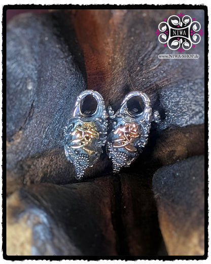 CHINESE LOVE LOCK Duo aus 925 STERLINGSILBER mit 18K GELBGOLD und 18K ROSÉGOLD Schriftzeichen nebeneinander präsentiert, beide mit detailreichen ORCHIDEENRANKEN