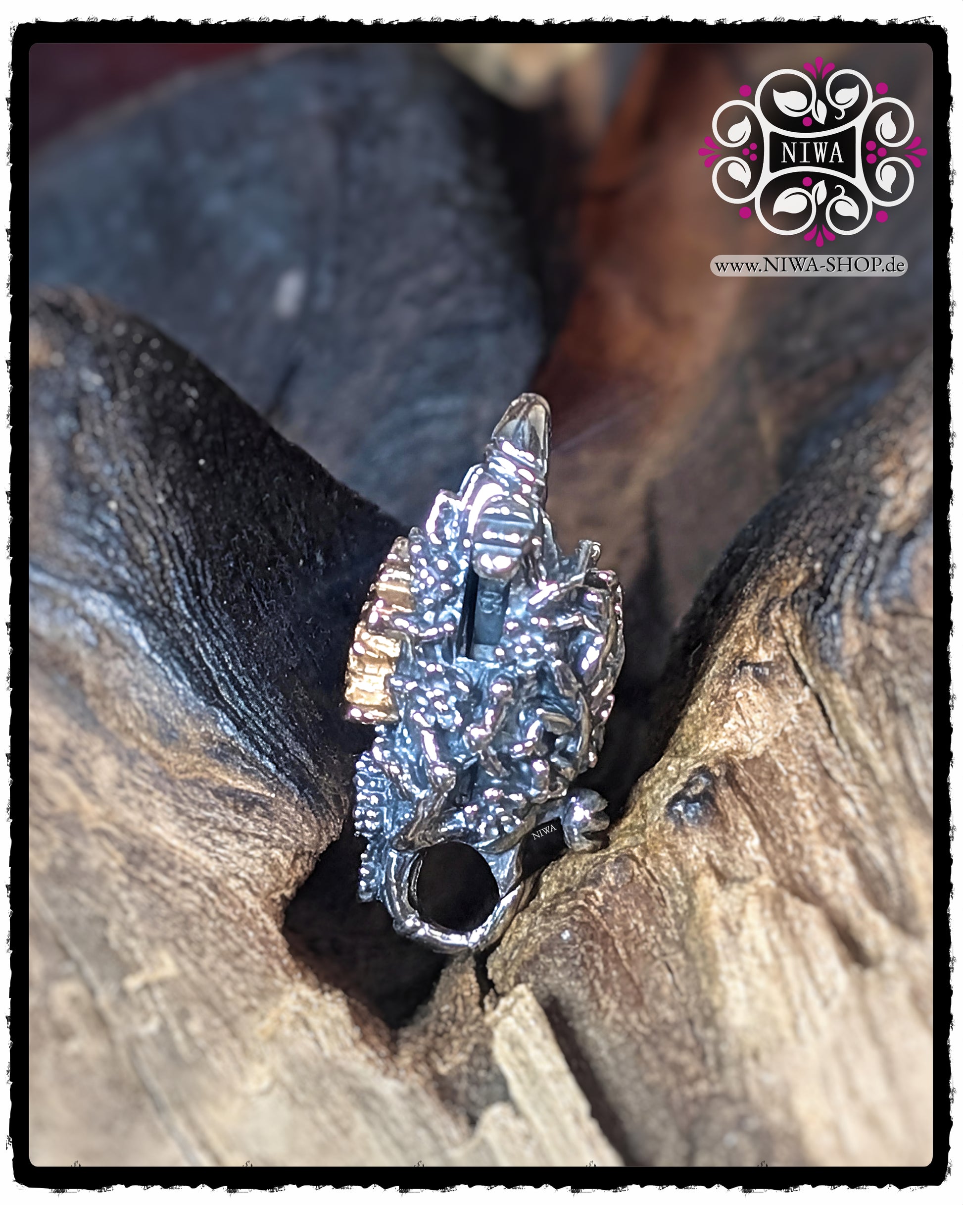 CHINESE LOVE LOCK zweite Seitenansicht in 925 STERLINGSILBER und 18K GelbGold mit plastischen ORCHIDEENBLÜTEN und geschwungenen RANKEN, TwoTone-Design dezent angedeutet