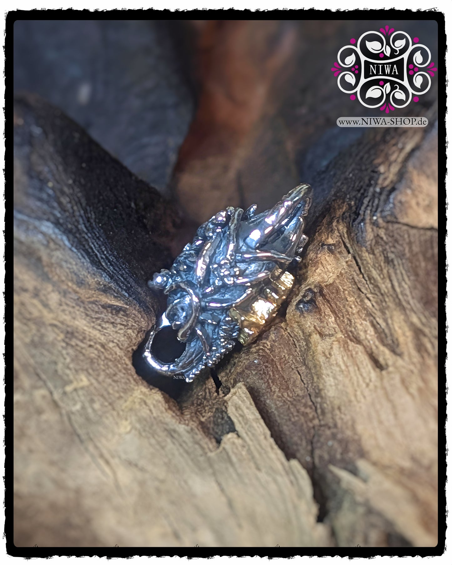 CHINESE JOY LOCK aus 925 STERLINGSILBER, Seitenansicht des geschwungenen Verschlusskörpers mit dichtem BAMBUS-Muster, CHINESE SERIE, ASIA KOLLEKTION, MAMA MALA by NIWA