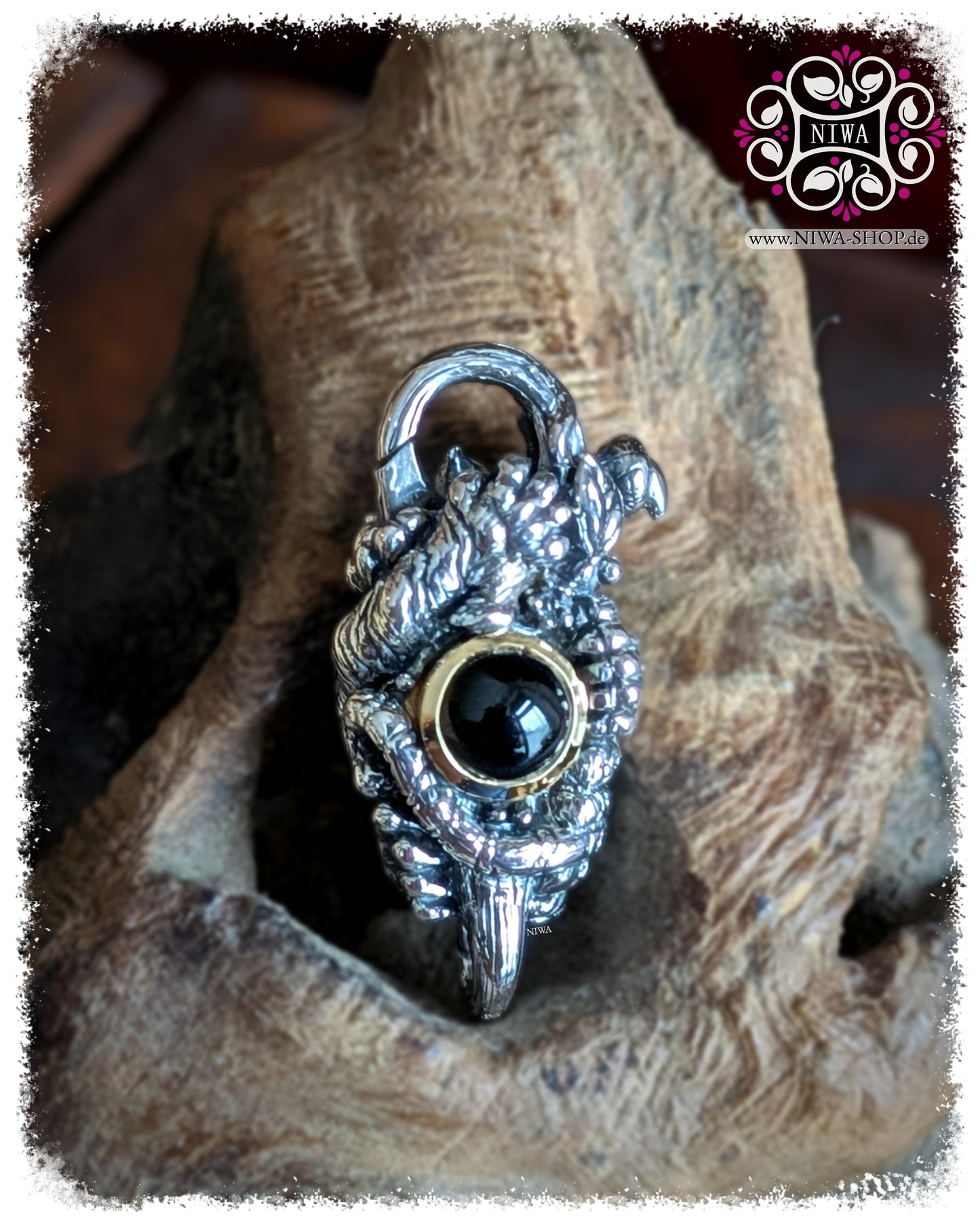 5FORCE TIGER Lock, Frontansicht, detailreiche Tigerstruktur, BLACK SPINEL Cabochon im 18K GelbGold Ring, 925 STERLINGSILBER, MAMA MALA by NIWA