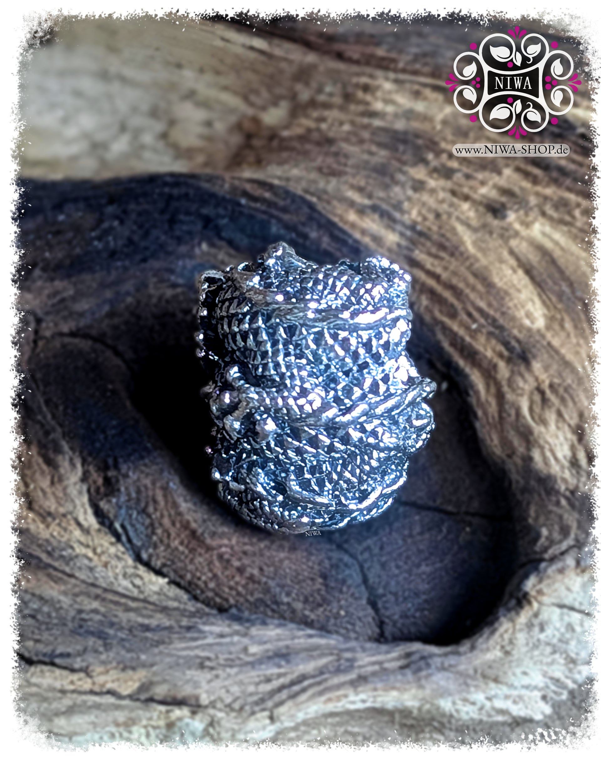 MANGKON DRAGON Charm Rückansicht, 925 SterlingSilber, HIMMAPAN Serie, ASIA Kollektion, MAMA MALA, umlaufender Schuppenpanzer