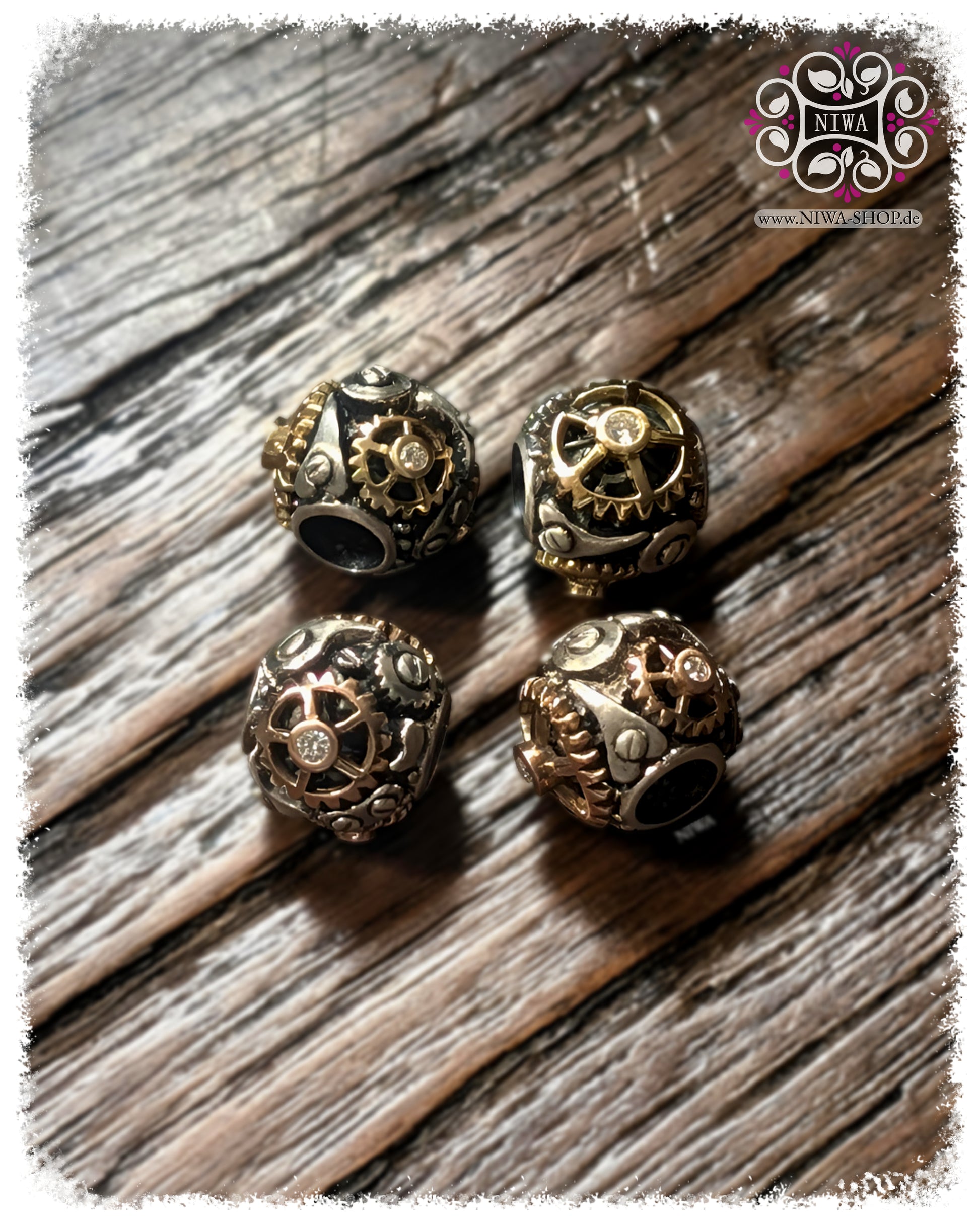 WHEEL of LIFE MiniCharm aus 925 Silber & 18K Gold (TwoTone) von MAMA MALA | Handgefertigter kleiner Zahnrad-Bead mit Diamanten