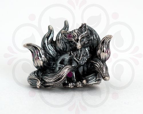 NINE TAILED FOX - Charm