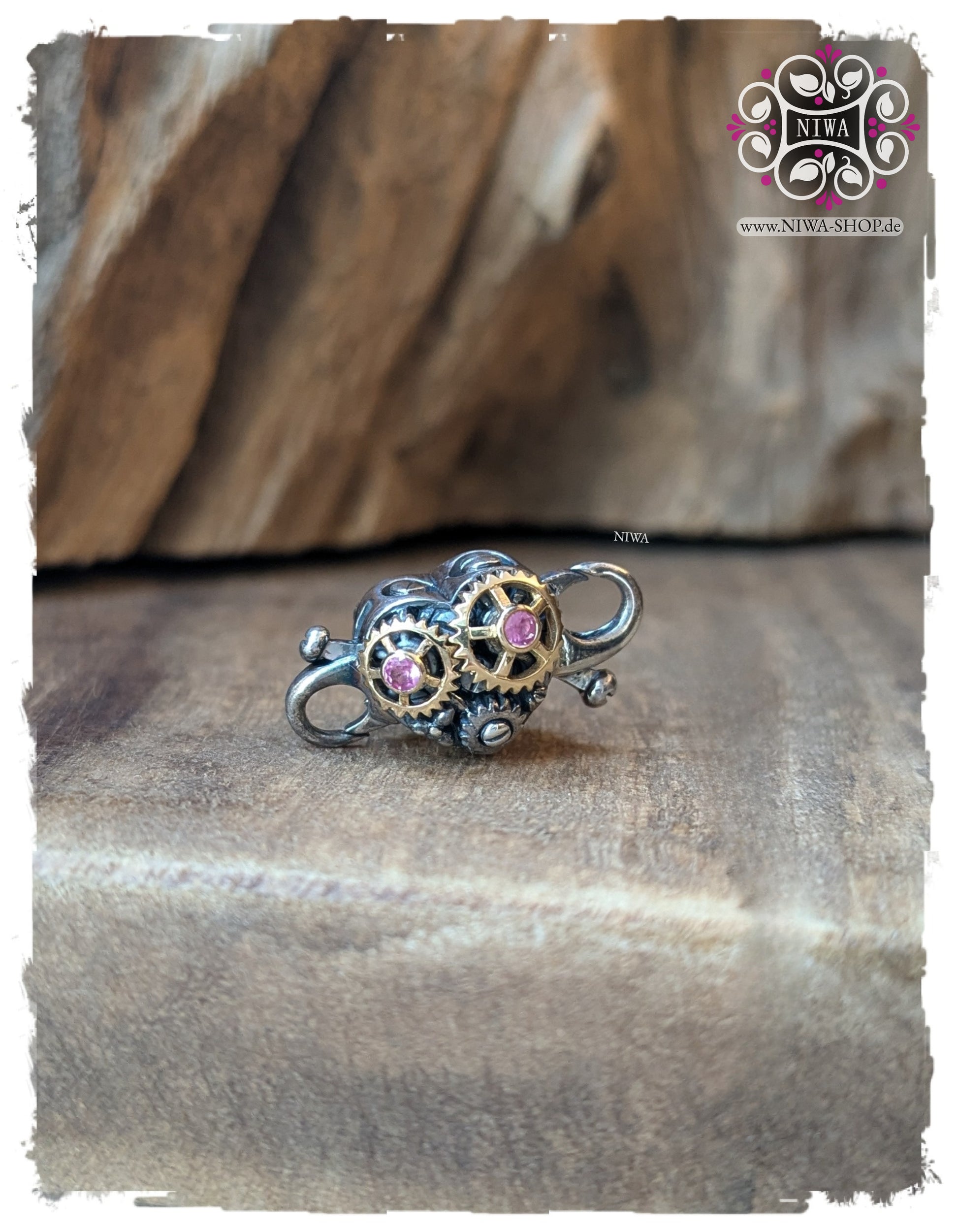 HEALING HEART Lock Verschluss aus 925 Silber und 18K Gold TwoTone von NIWABeads | Handgefertigtes Herz mit Gold-Zahnrädern und rosa Saphir 