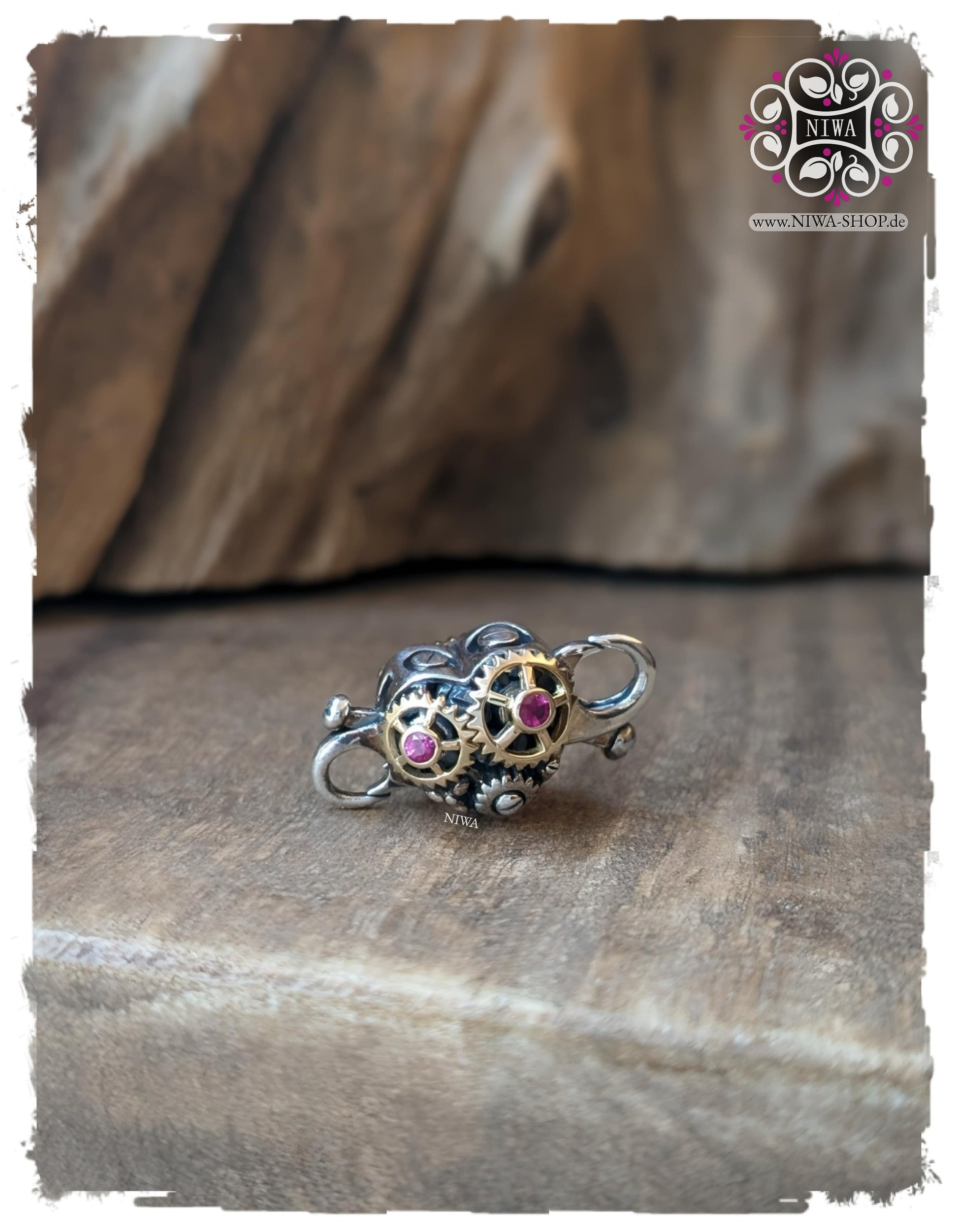 HEALING HEART Lock Verschluss aus 925 Silber und 18K Gold TwoTone von NIWABeads | Handgefertigtes Herz mit Gold-Zahnrädern und roten Rubin