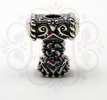 Laden Sie das Bild in den Galerie-Viewer, THOR HAMMER MJOLNIR - Charm Size S